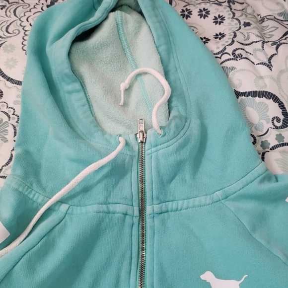 VS PINK HOODIE - Picture 2 of 6
